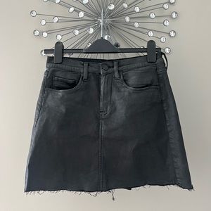 BLANK NYC BLACK PLEATHER SKIRT